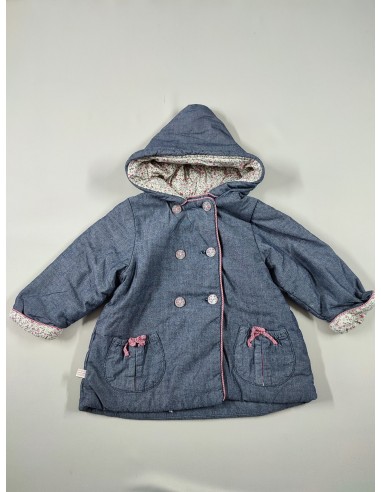 Manteau à capuche gris à boutons fleuris ouatiné s'inspire de l'anatomie humaine